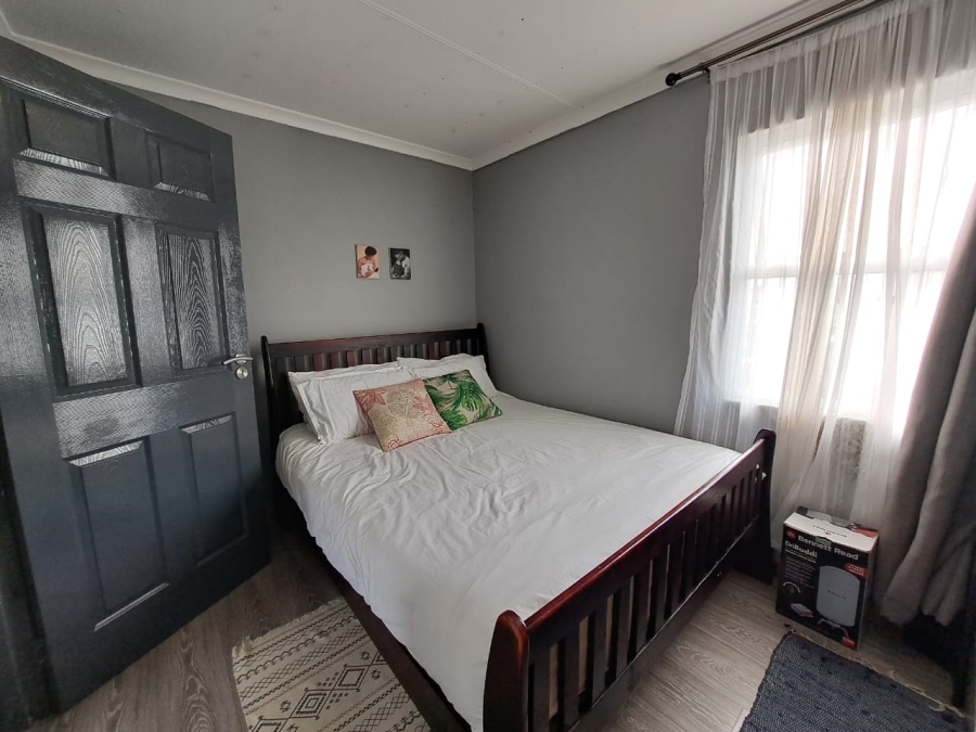 2 Bedroom Property for Sale in Electric City Western Cape